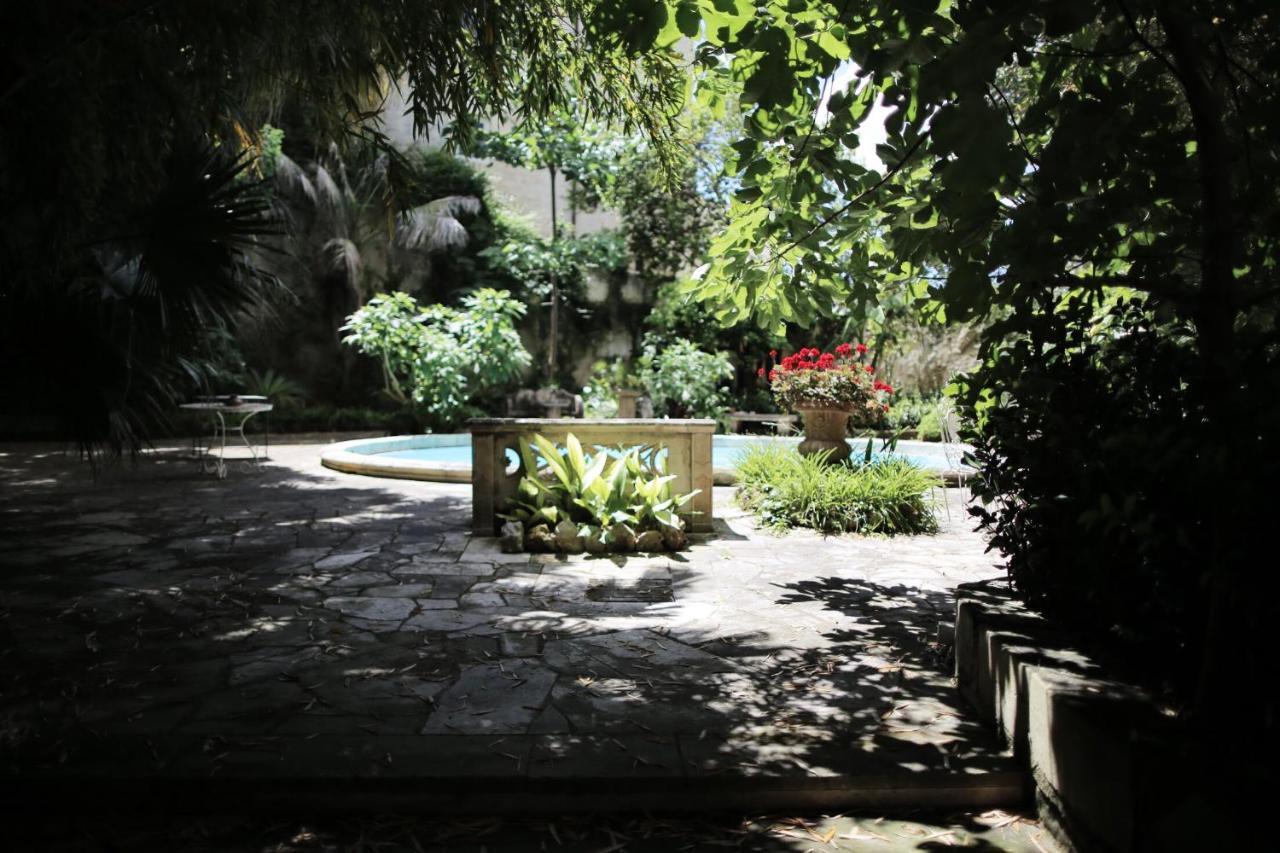 Garden Suite At Palazzo Famularo เลชเช ภายนอก รูปภาพ