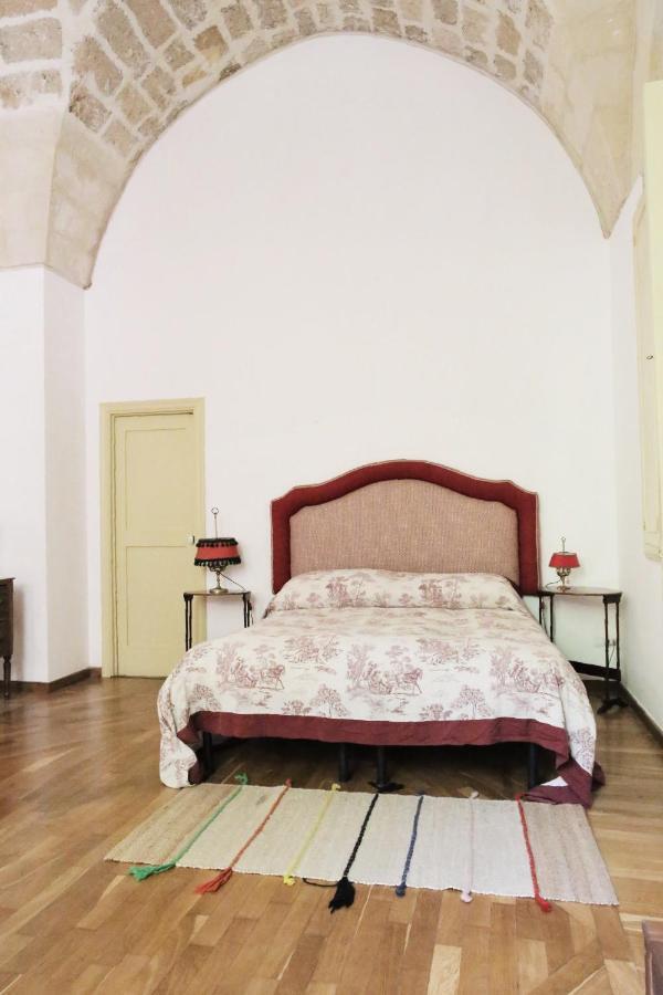 Garden Suite At Palazzo Famularo เลชเช ภายนอก รูปภาพ